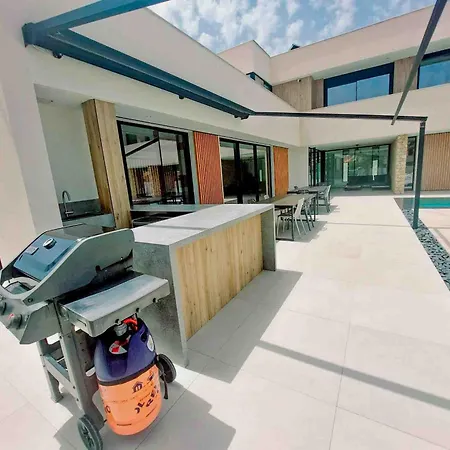 Inmovecos Gawy 2 De Lujo Con Piscina Privada